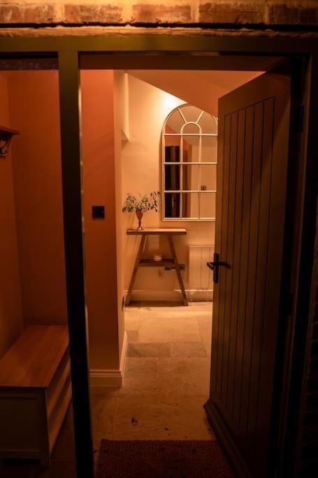 The Stables, Converted Barn Outside York Bagian luar foto