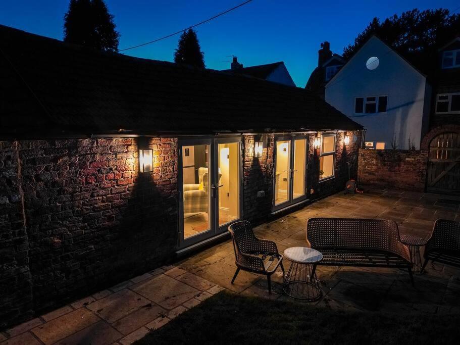 The Stables, Converted Barn Outside York Bagian luar foto
