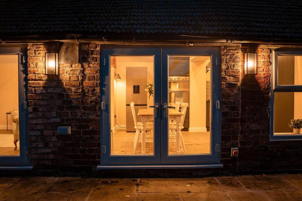 The Stables, Converted Barn Outside York Bagian luar foto